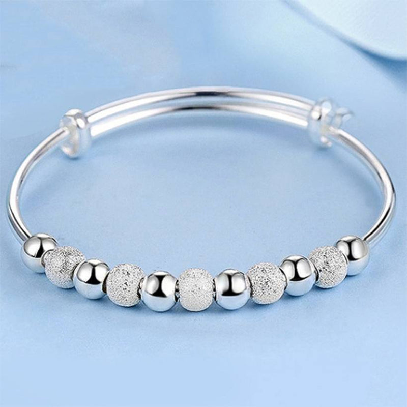 Verstellbares Armreif-Armband mit runden Charm-Akzenten