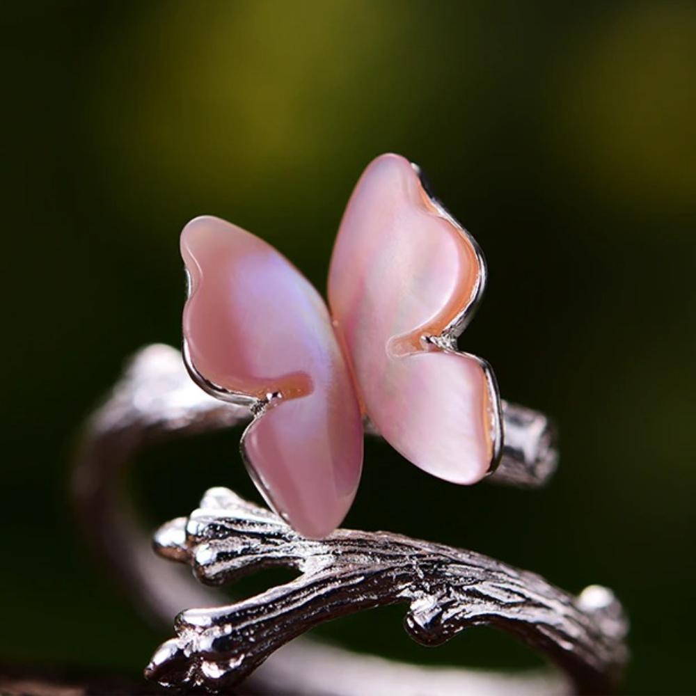 Verstellbarer Sterling-Silberring mit Schmetterling auf Zweig