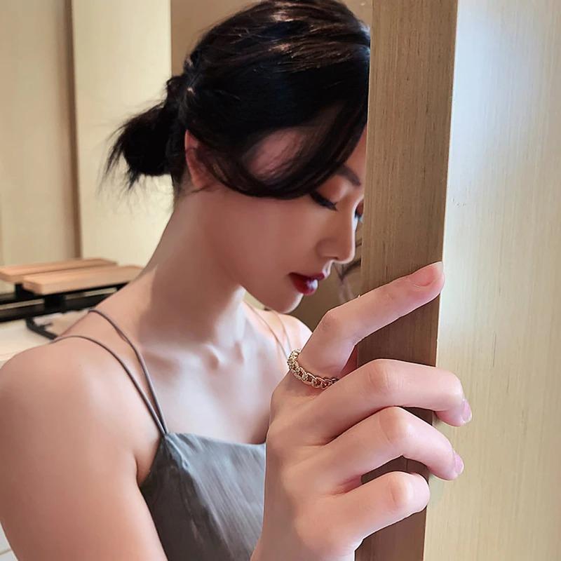 Verstellbarer Kettenring mit Strasssteinen