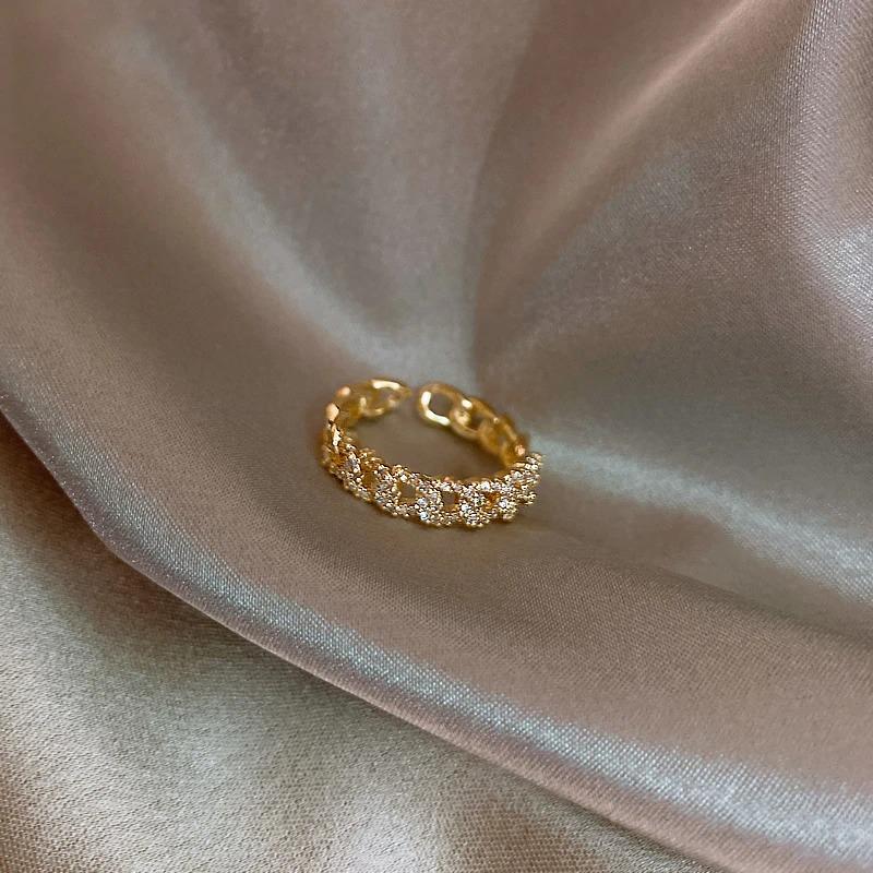 Verstellbarer Kettenring mit Strasssteinen