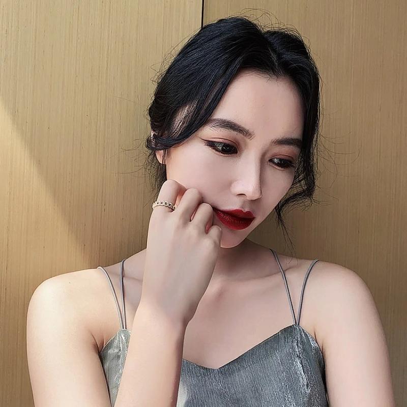 Verstellbarer Kettenring mit Strasssteinen