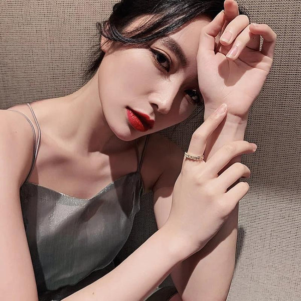 Verstellbarer Kettenring mit Strasssteinen