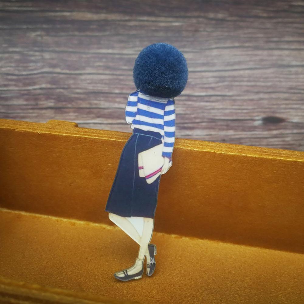 Entzückende Mädchen Cartoon Modelle Pompom Brosche Pins Zubehör
