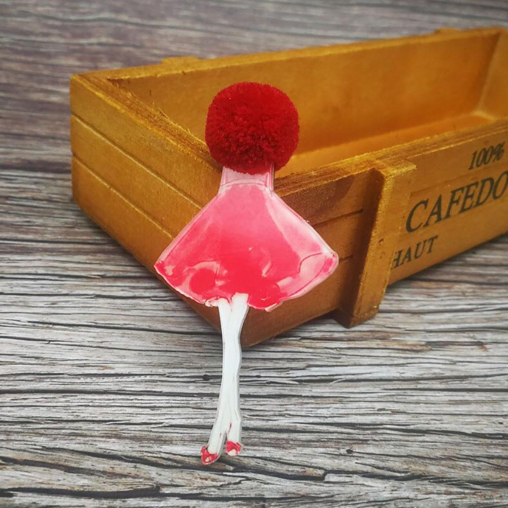 Entzückende Mädchen Cartoon Modelle Pompom Brosche Pins Zubehör