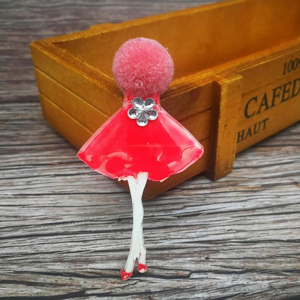 Entzückende Mädchen Cartoon Modelle Pompom Brosche Pins Zubehör