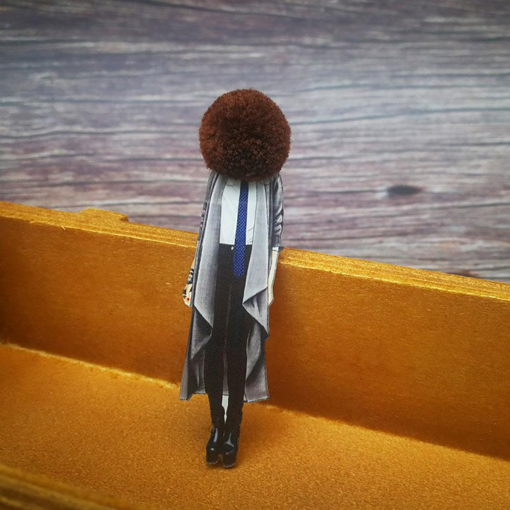 Entzückende Mädchen Cartoon Modelle Pompom Brosche Pins Zubehör