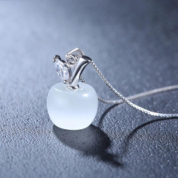 Anhänger in Apfelform mit Halskette mit Strassblatt