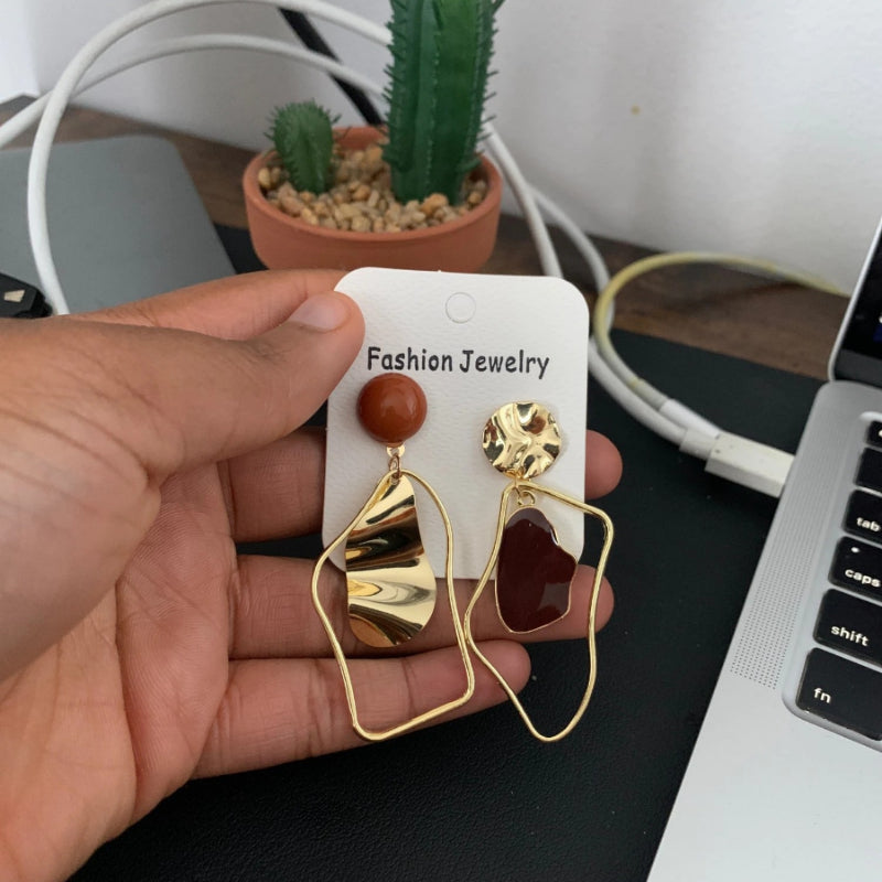 Künstlerische unregelmäßige geometrische hängende asymmetrische Tropfenohrringe