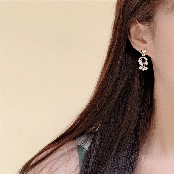 Asymmetrische, unregelmäßige Perlen-Ohrclips