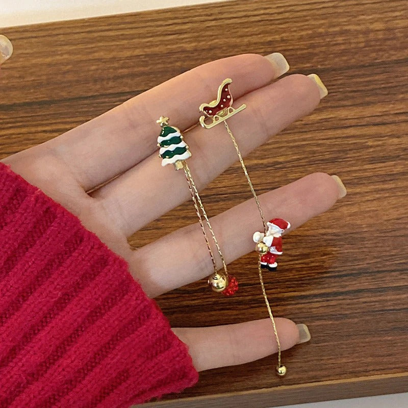 Asymmetrische Weihnachtsohrringe mit baumelnder Kette und Quaste im Weihnachtsstil