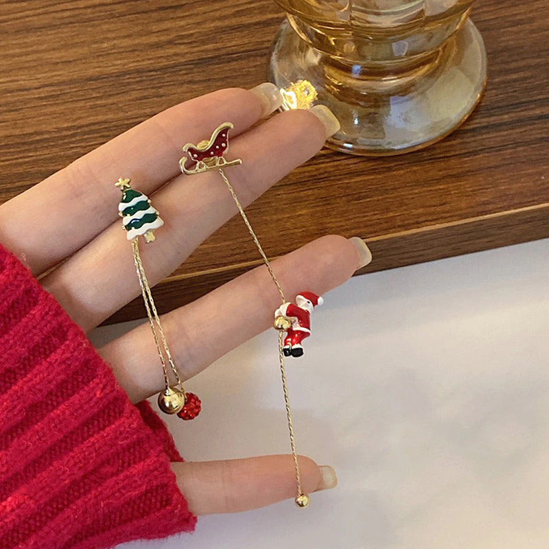 Asymmetrische Weihnachtsohrringe mit baumelnder Kette und Quaste im Weihnachtsstil