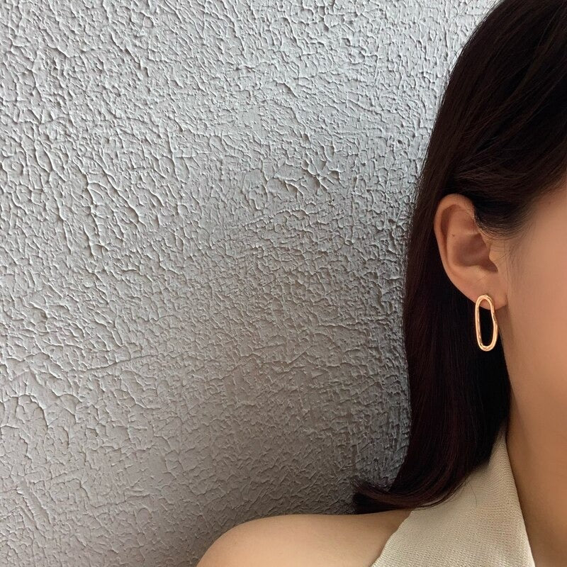 Asymmetrische geometrische, unregelmäßig geformte Statement-Ohrhänger