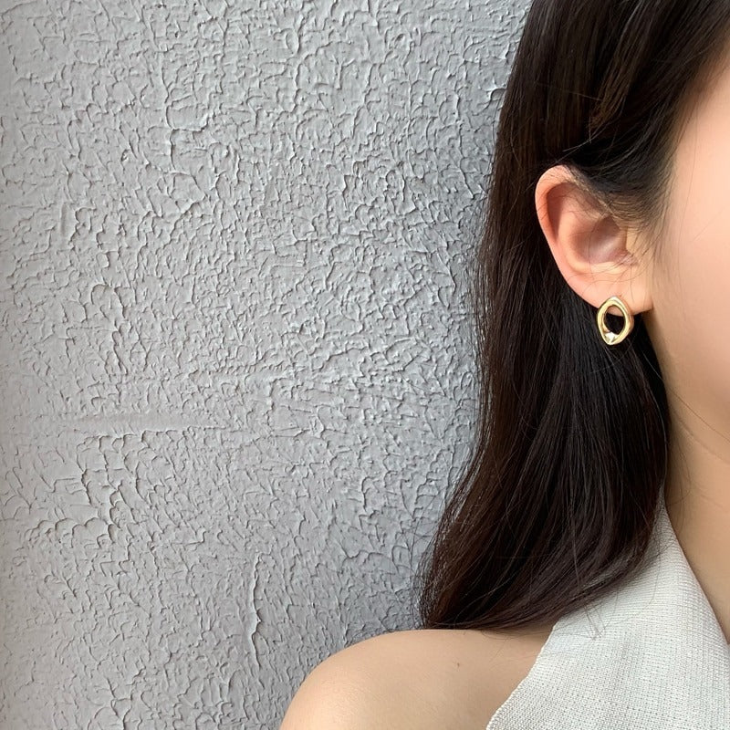 Asymmetrische geometrische, unregelmäßig geformte Statement-Ohrhänger