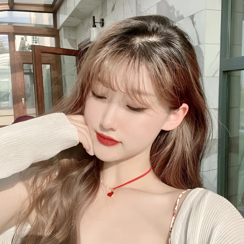 Verstellbares Samt-Halsband mit goldenem Herzanhänger – Romantisches Geschenk