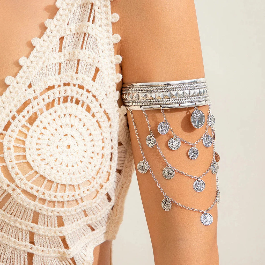 Böhmisches Festival-Armband mit Goldmünzen-Anhänger – verstellbarer Schmuck im Gypsy-Stil