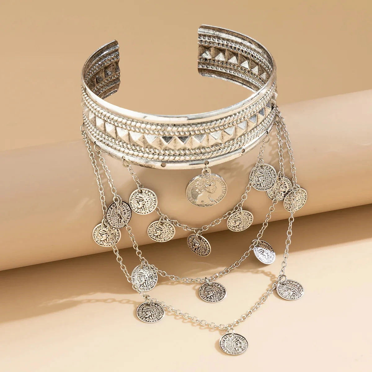 Böhmisches Festival-Armband mit Goldmünzen-Anhänger – verstellbarer Schmuck im Gypsy-Stil