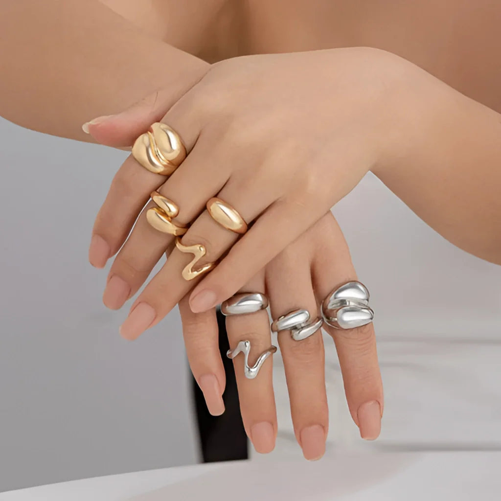 Auffälliges goldenes Statement-Ring-Set – großer, minimalistischer, einzigartiger Modeschmuck