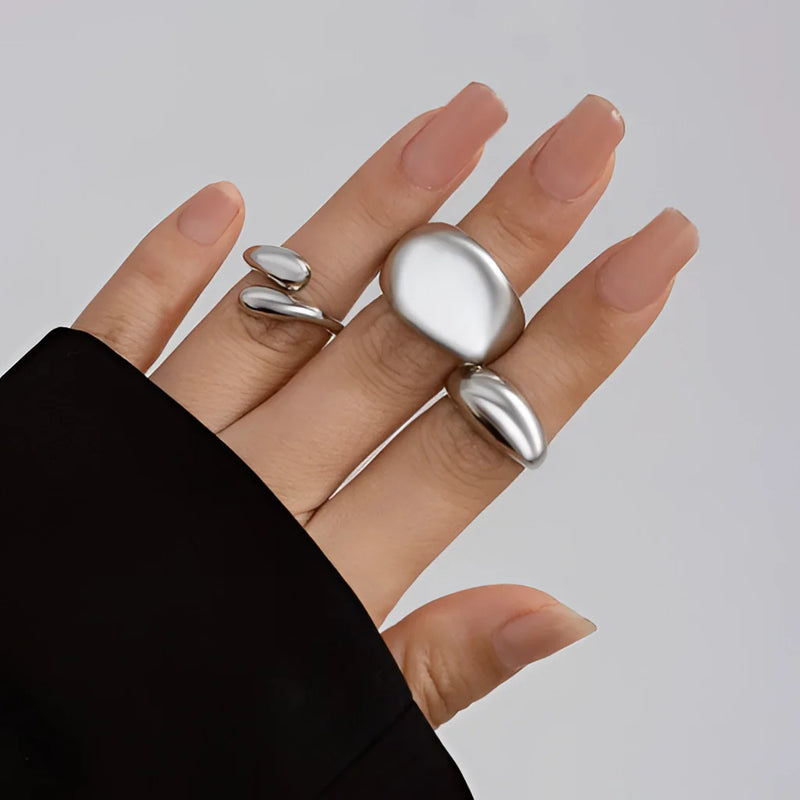 Auffälliges goldenes Statement-Ring-Set – großer, minimalistischer, einzigartiger Modeschmuck