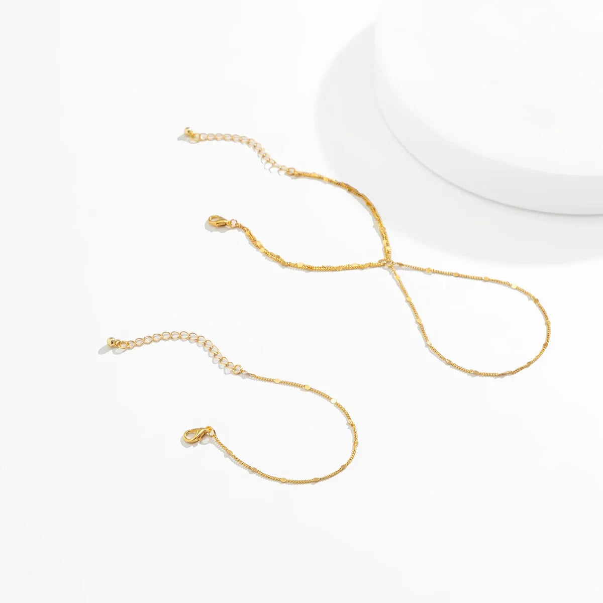 Zartes goldenes Handkettenarmband – modischer, eleganter Damenschmuck