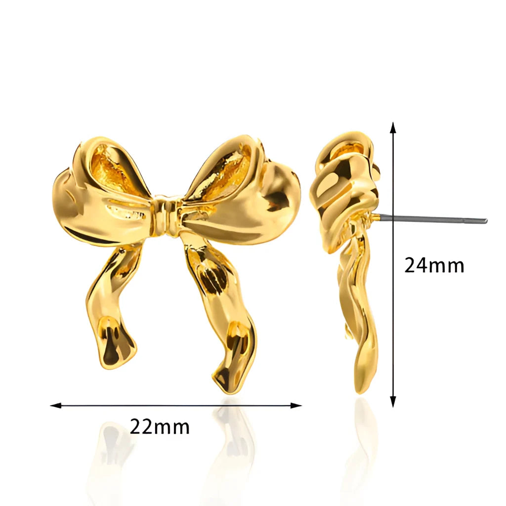 Ohrringe im Bound Shapes Look