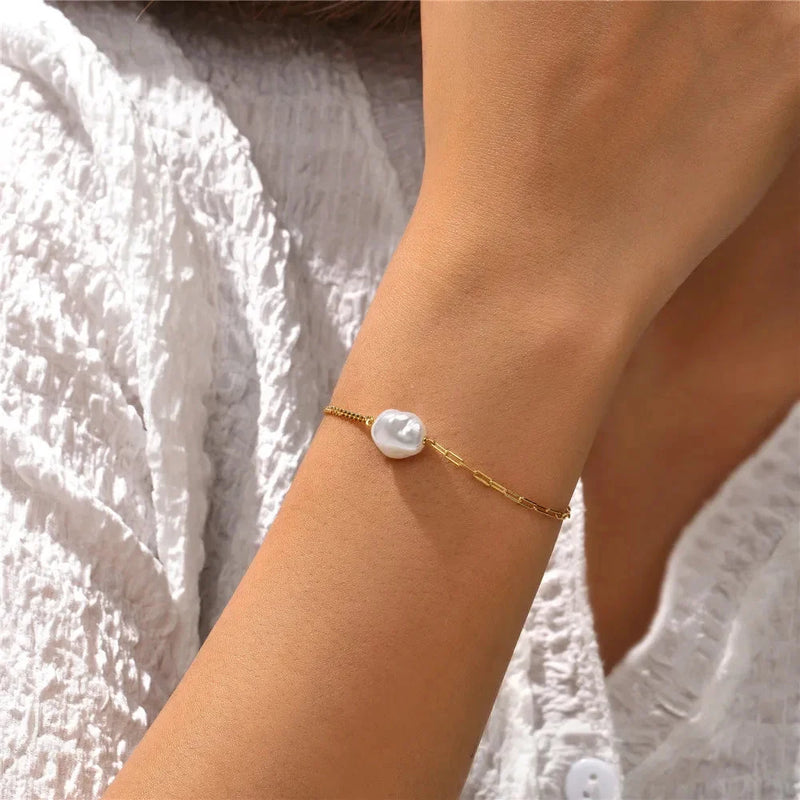 Goldenes Perlenarmband – Minimalistischer Schmuck für Frauen