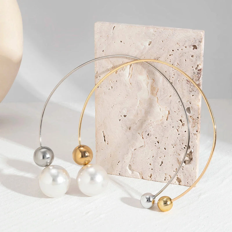 Elegante goldene Perlenkette - Modernes Statement-Stück für die Braut