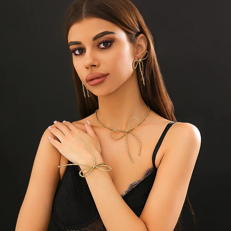 Elegantes Perlenschleifenarmband/Halskette - verstellbar, luxuriöse Abendgarderobe