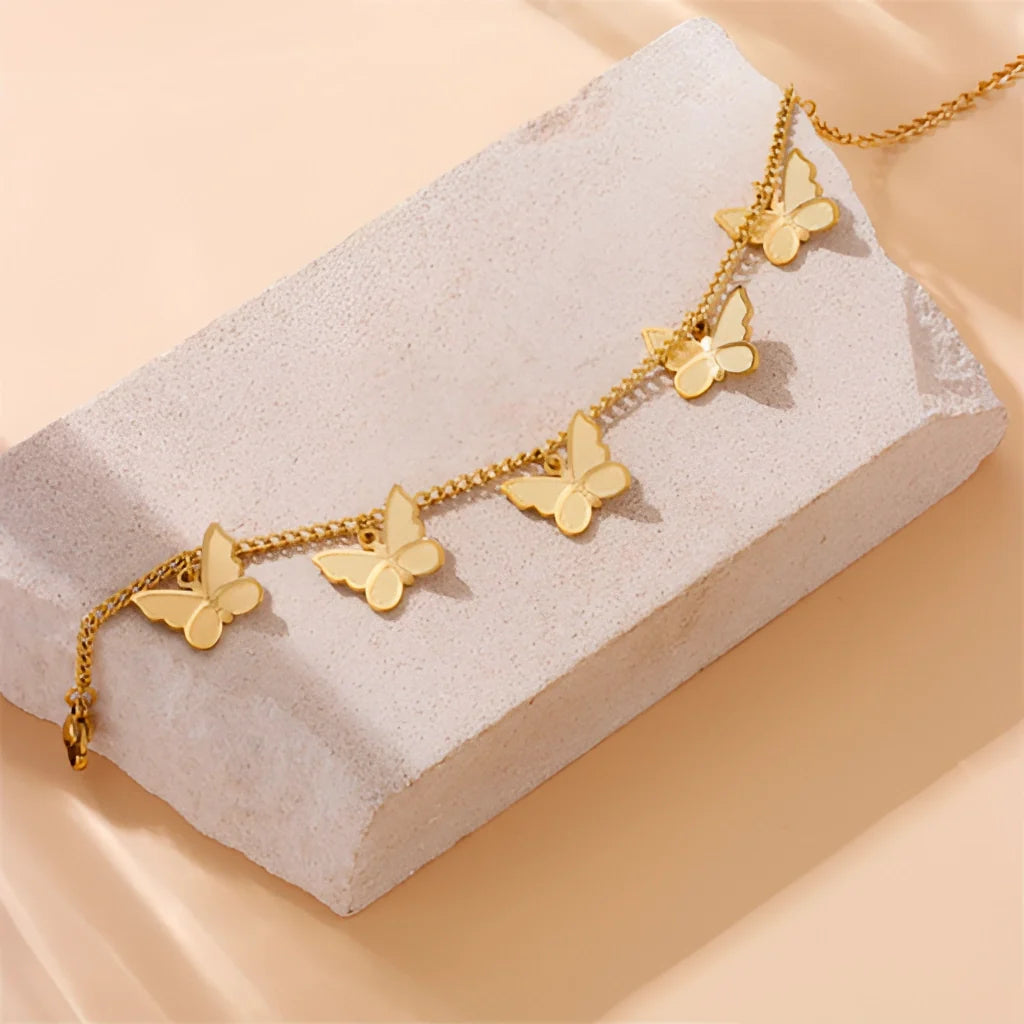 Goldenes Schmetterlings-Charm-Armband – eleganter, zierlicher Damenschmuck