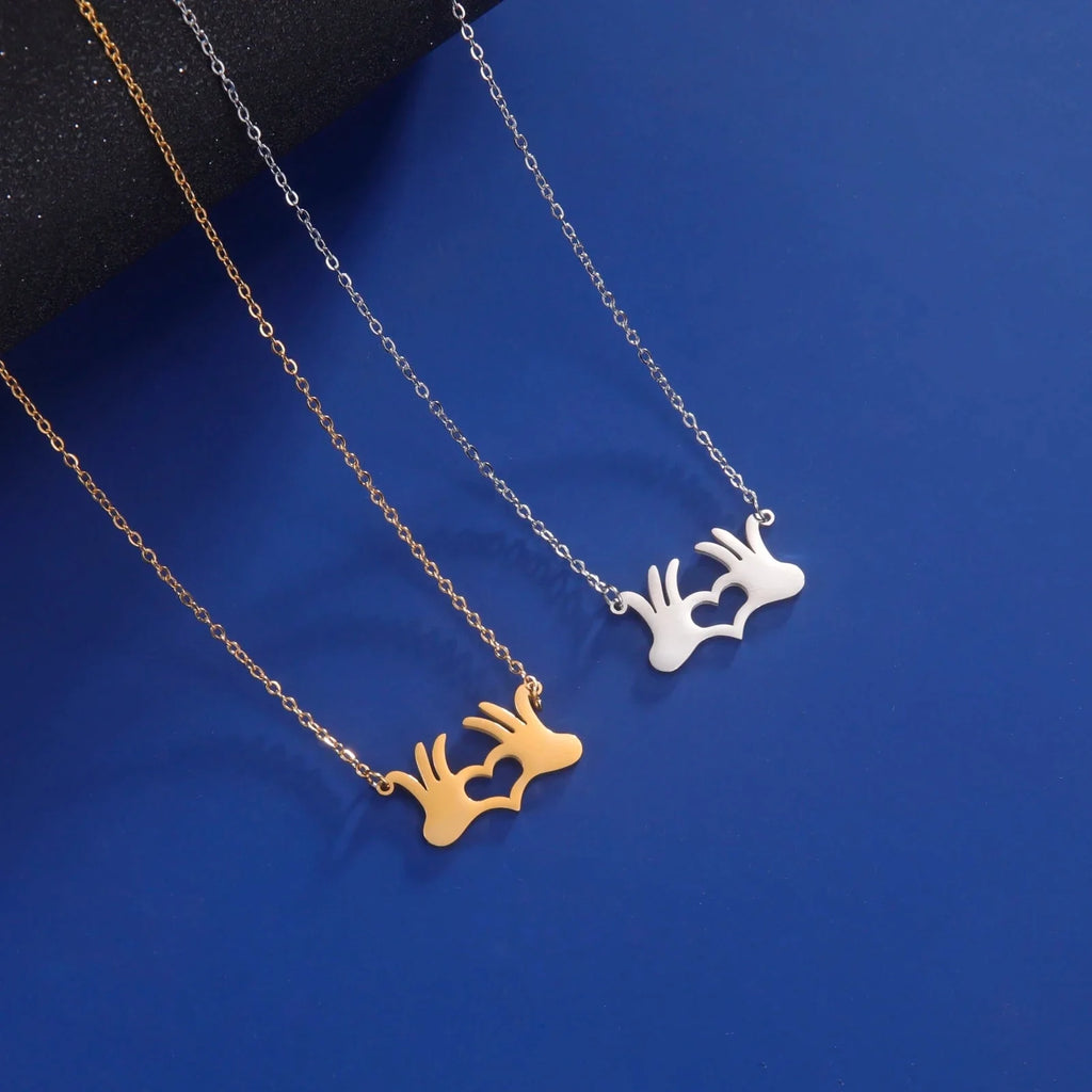 Goldene Hand-Herz-Halskette – Romantischer Liebesgesten-Anhänger für Paare