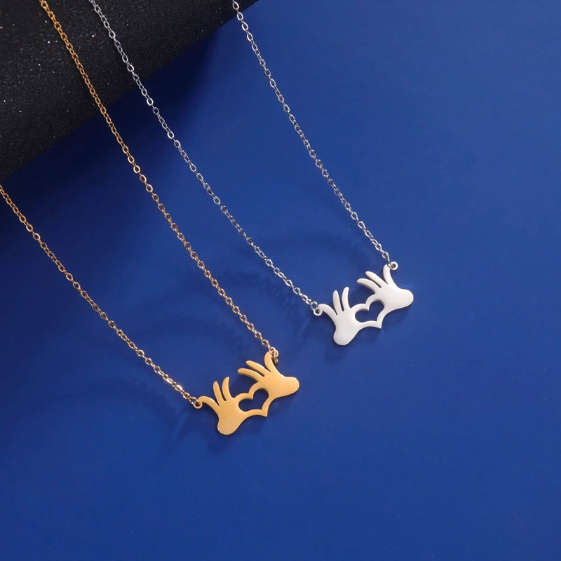 Goldene Hand-Herz-Halskette – Romantischer Liebesgesten-Anhänger für Paare