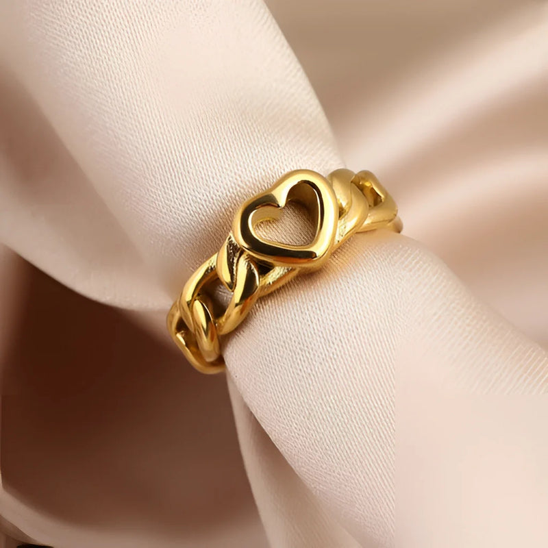 Goldener Herzkettenring | Eleganter romantischer Schmuck für Sie