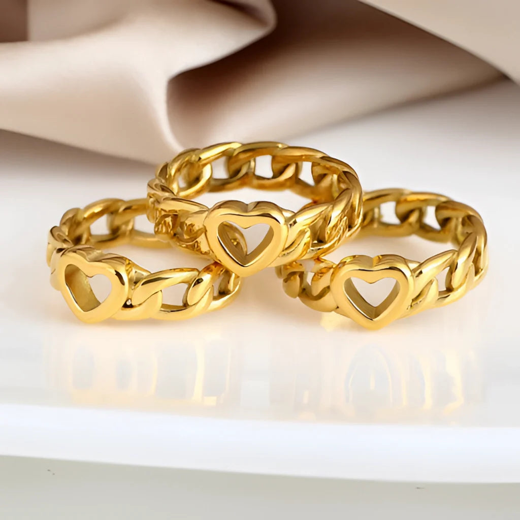 Goldener Herzkettenring | Eleganter romantischer Schmuck für Sie