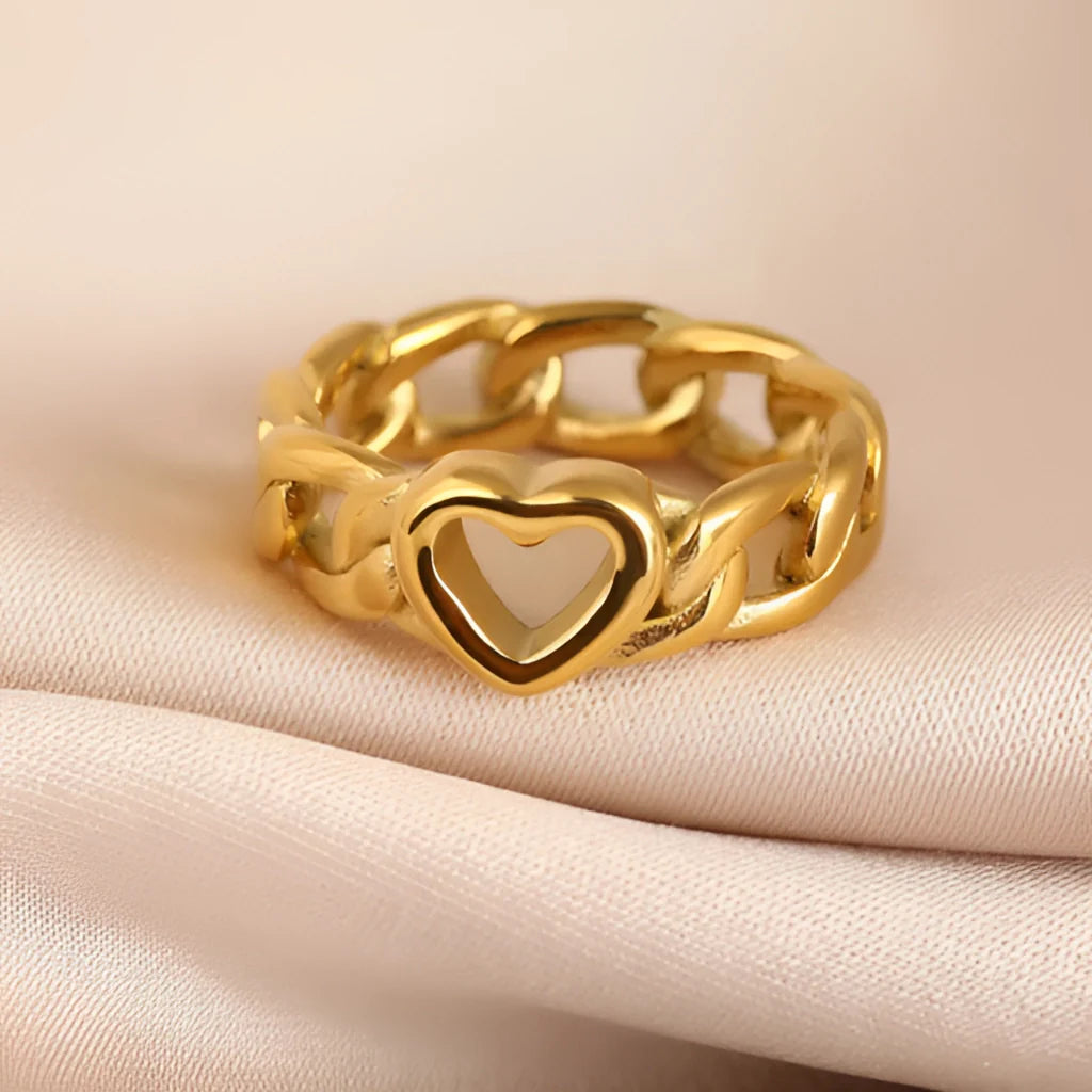 Goldener Herzkettenring | Eleganter romantischer Schmuck für Sie