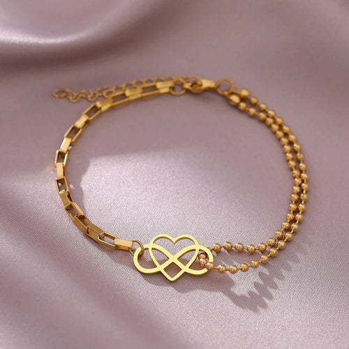 Armband mit Herzanhängern – eleganter, verstellbarer, zierlicher Schmuck