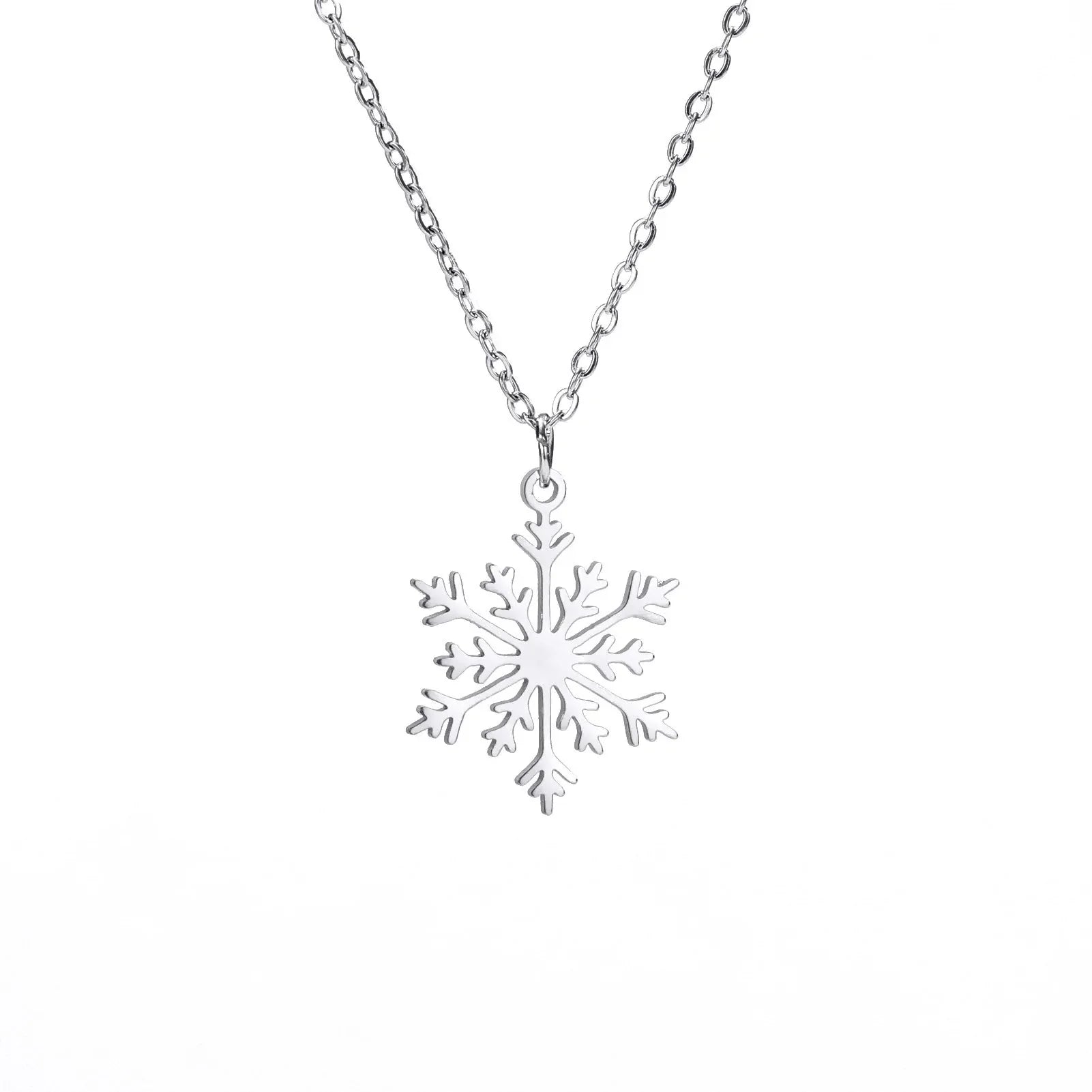 Goldene Halskette mit Schneeflocken-Anhänger – eleganter Winterschmuck, Weihnachtsgeschenk