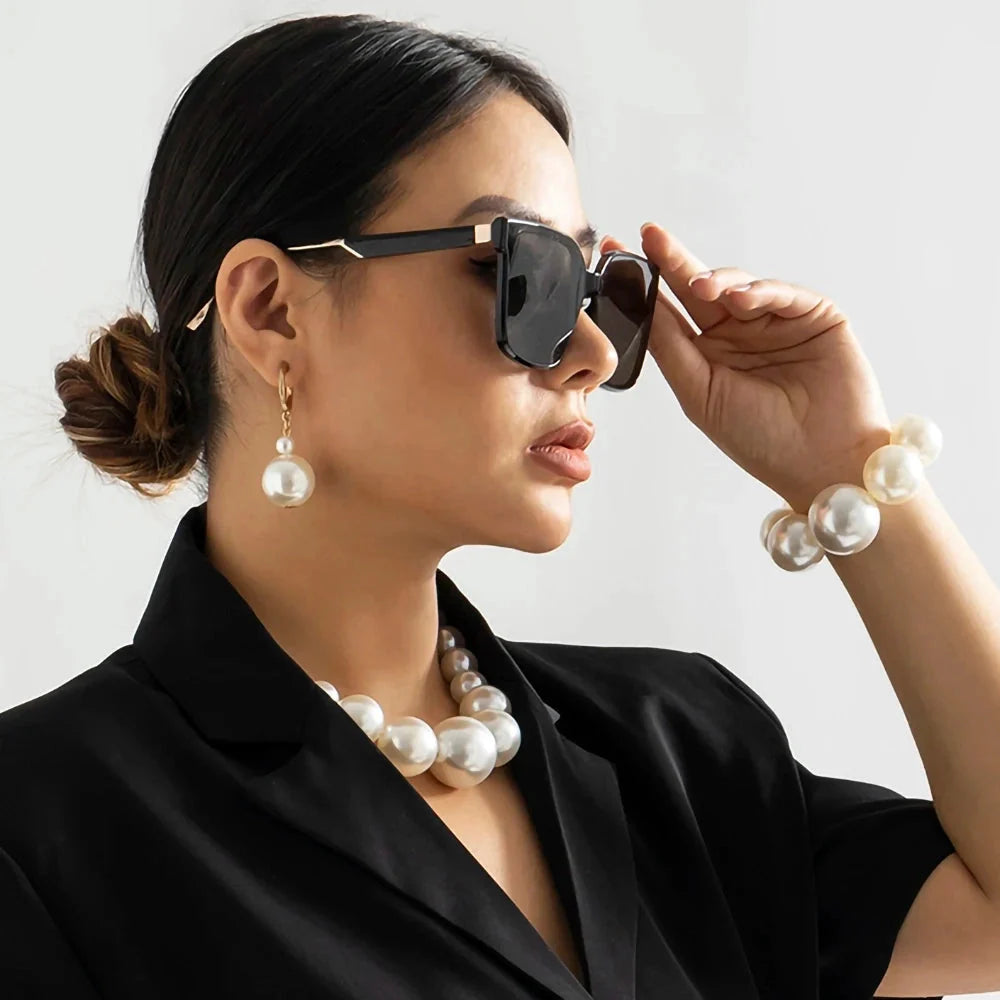 Großes Perlenschmuckset: Halskette, Ohrringe & Armband - High-Fashion Accessoires