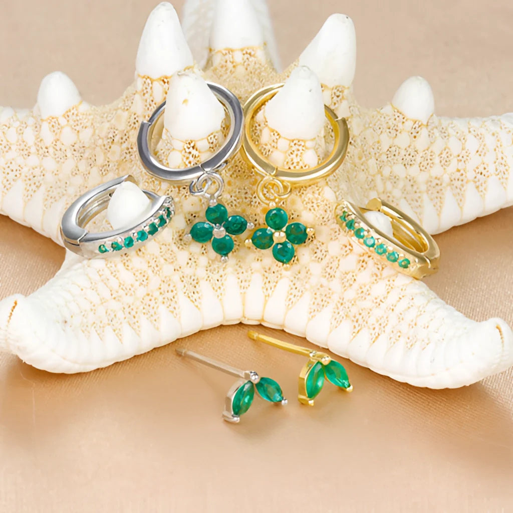 Hübsches Ohrring-Set mit Ring, Nadel und Anhänger