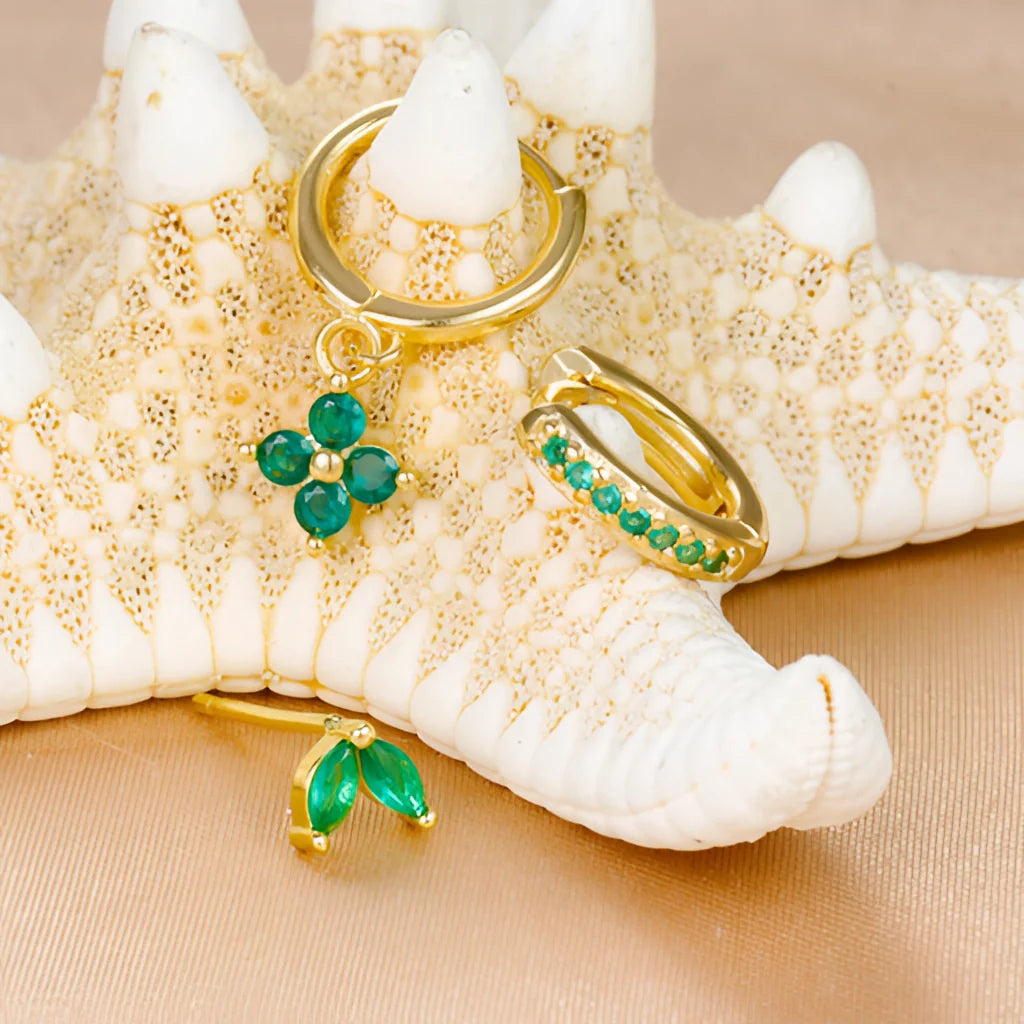 Hübsches Ohrring-Set mit Ring, Nadel und Anhänger