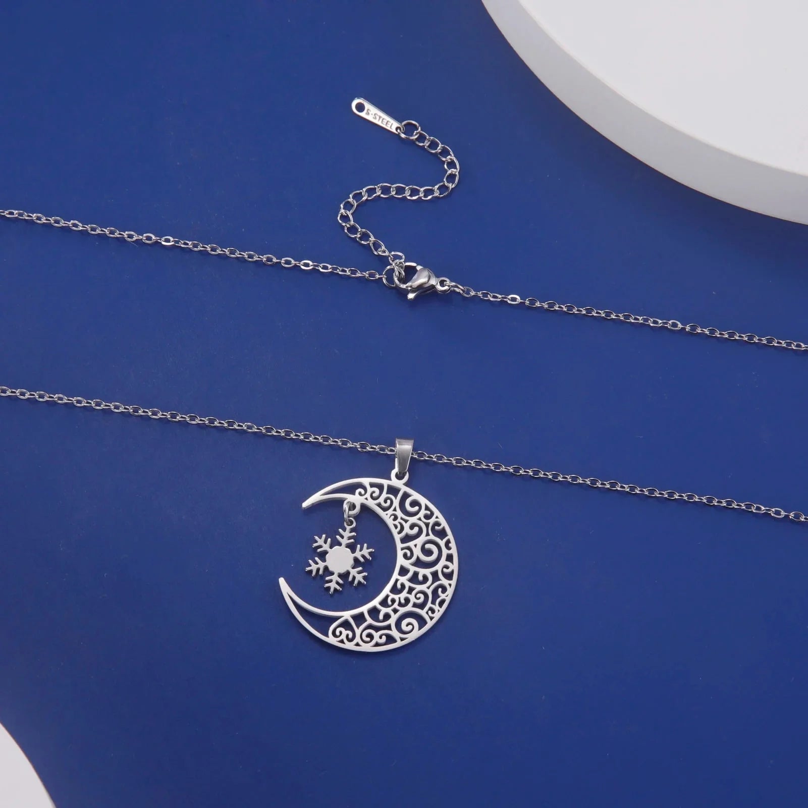 Lucktune Damen-Anhänger Halbmond und Stern, silberfarben – Himmlischer Schmuck