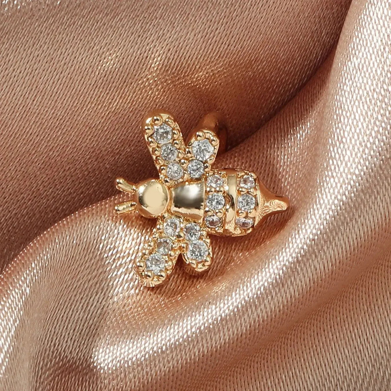 Ohrstecker mit Kristallbienen - Goldfarbener Modeschmuck mit Insektenmotiv