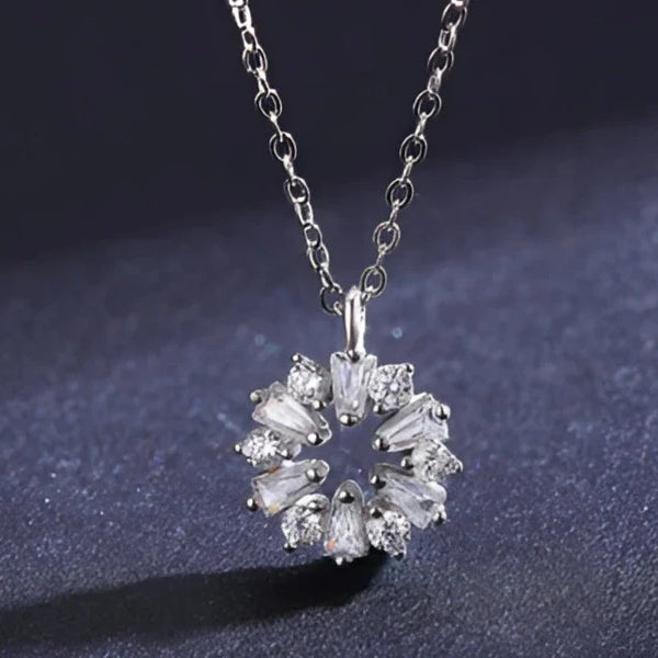 Modian Halskette mit Schneeflocken-Anhänger aus 925er Sterlingsilber, mit Kristallen verziert