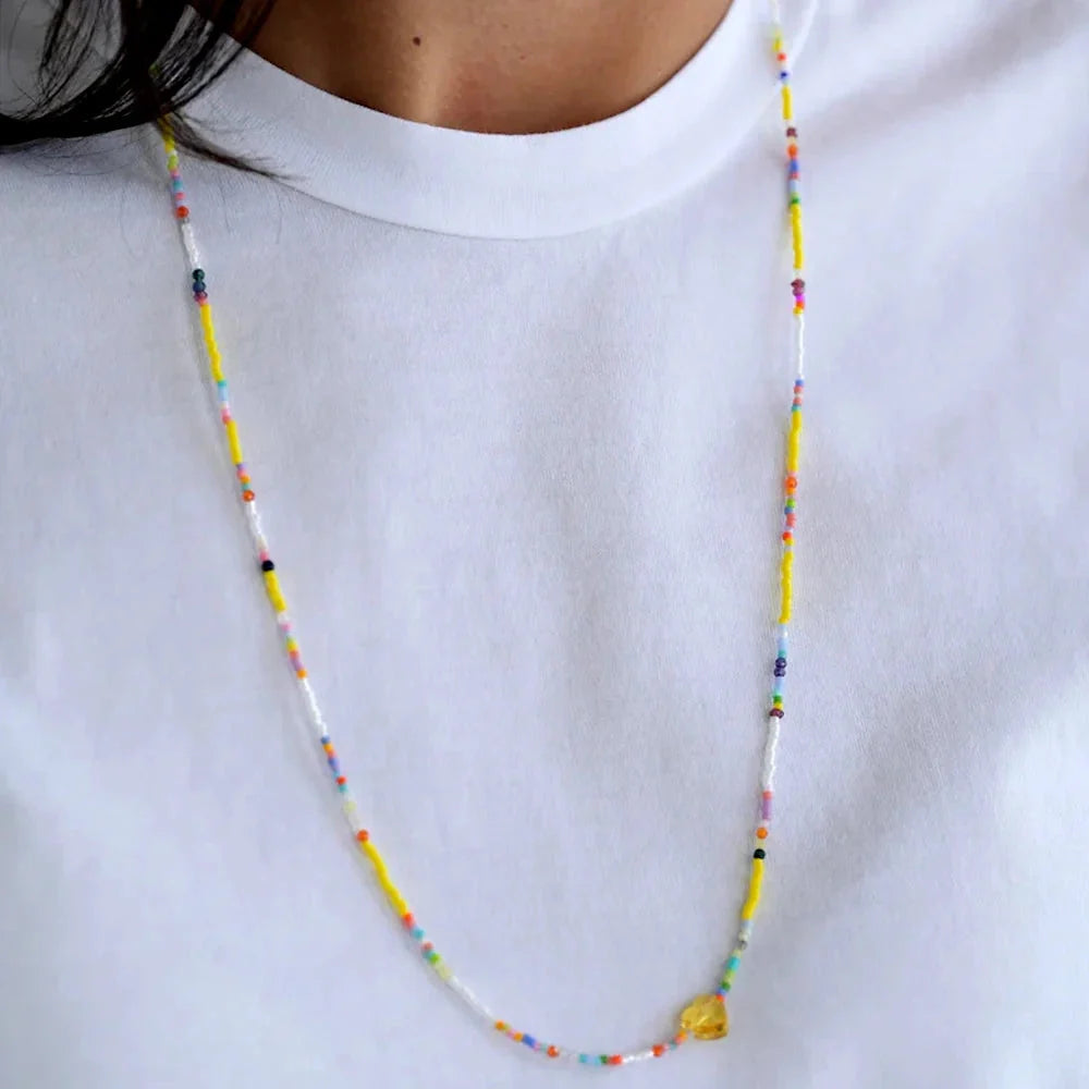 Stapel aus mehrfarbiger Perlenkette und Armband – Doppelstrang, verstellbar, Sommerstil