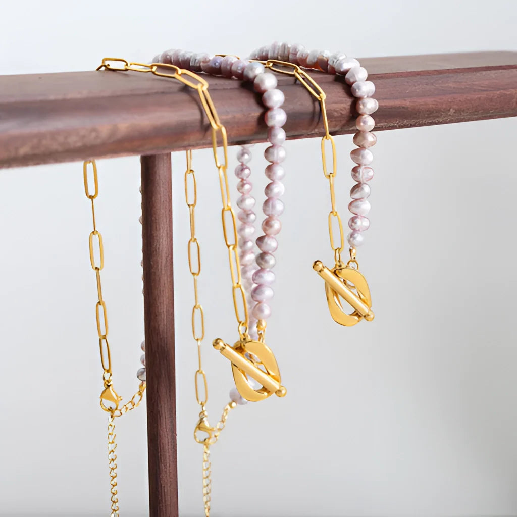 Perlen-Gold-Anhänger-Halskette mit Herzverschluss - eleganter zweifarbiger Schmuck