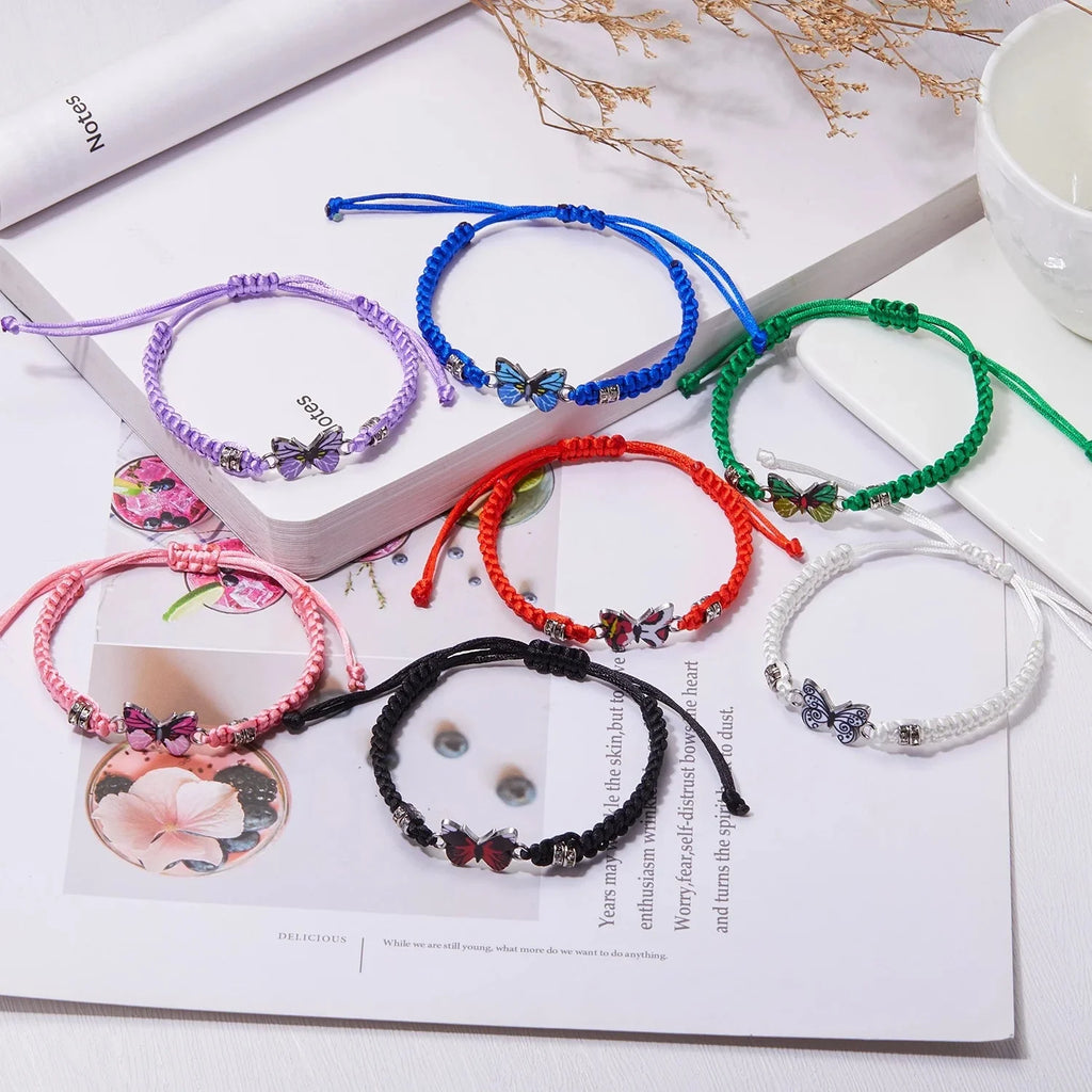 Lila Schmetterlings-Charm-Armband – Verstellbarer handgefertigter Lavendelschmuck für Frauen