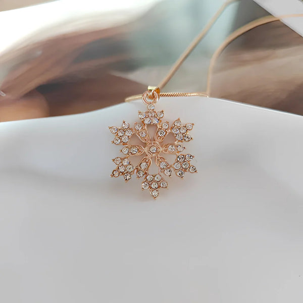 Schneeflockenanhänger - Diamant, Gold, luxuriöser Winterschmuck, festliches Geschenk