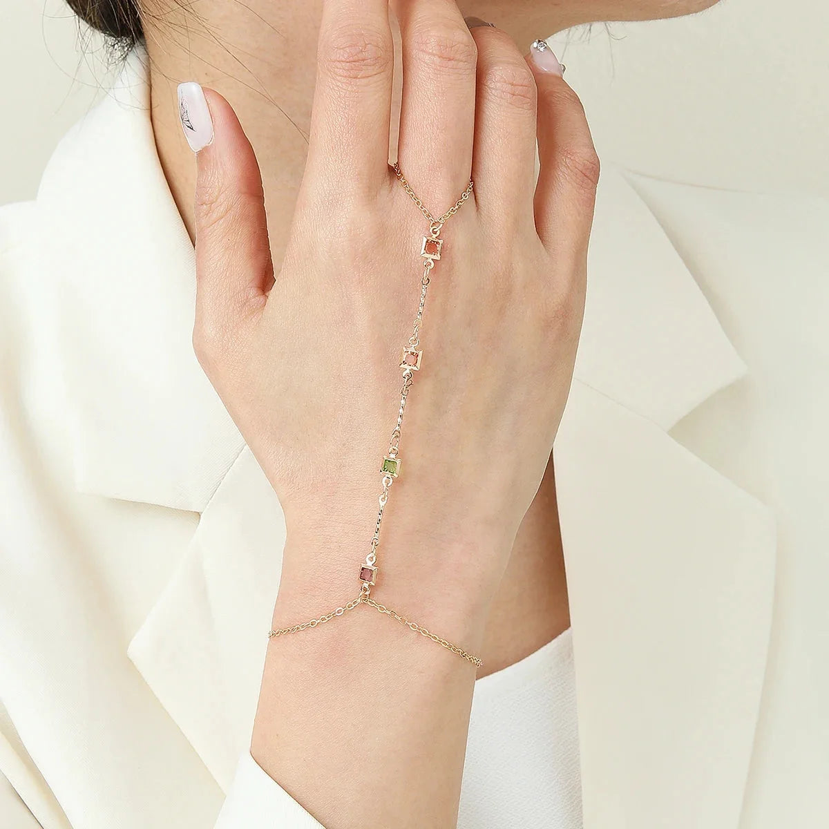 Verstellbares, zierliches Damenarmband mit Sternanhänger - eleganter Schmuck