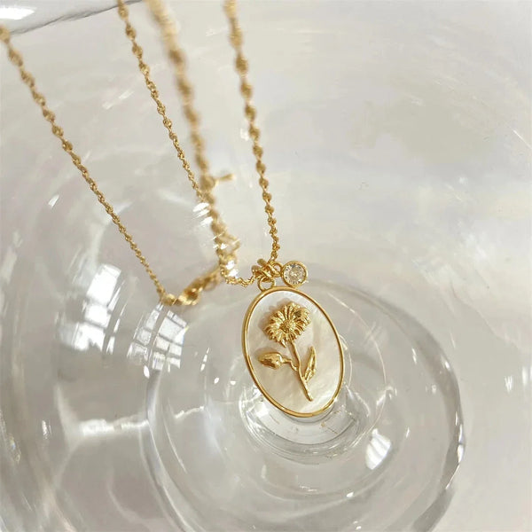 Vintage Kamee Halskette - Gold Botanischer Floraler Relief Anhänger