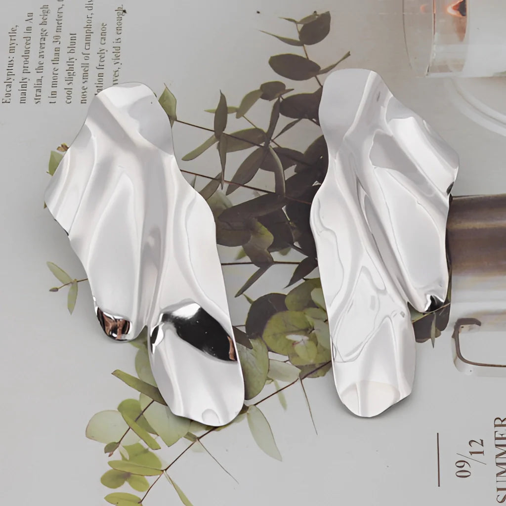 Gold Muschel Ohrringe - Einzigartiger, vom Ozean inspirierter abstrakter Schmuck