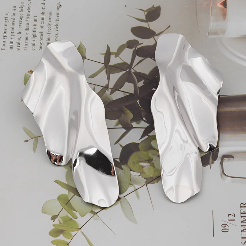 Gold Muschel Ohrringe - Einzigartiger, vom Ozean inspirierter abstrakter Schmuck