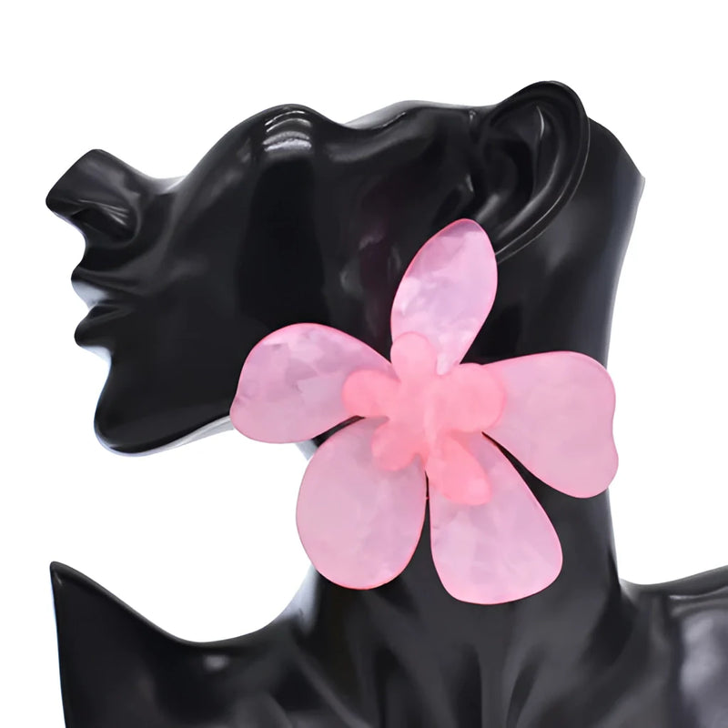 Übergroße rosa florale Statement-Ohrringe aus Acryl - trendiger Damenschmuck